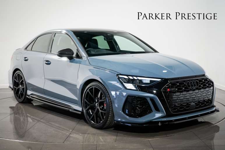 Rs 3 Saloon Carbon Black