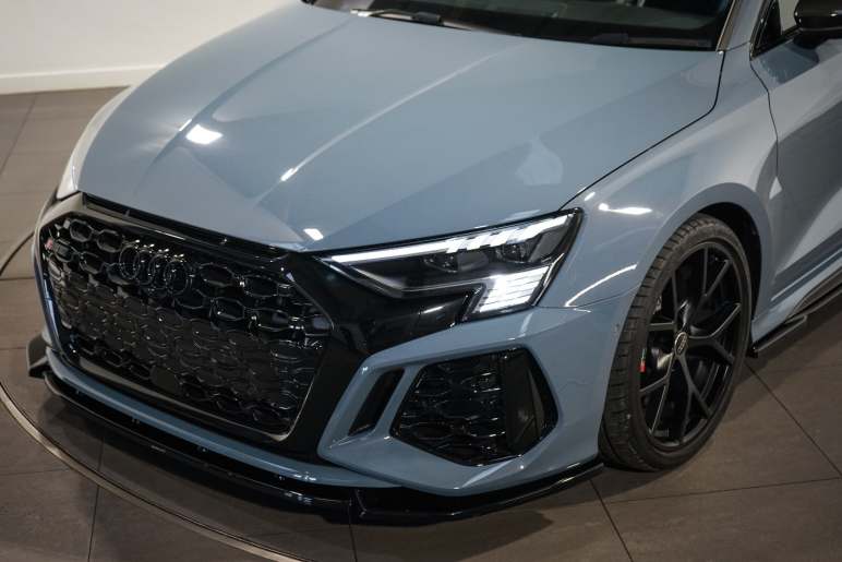 Rs 3 Saloon Carbon Black