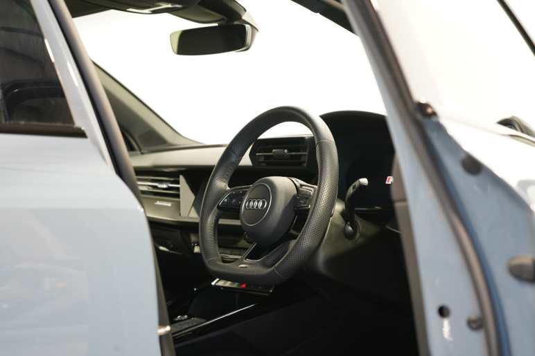 Rs 3 Saloon Carbon Black