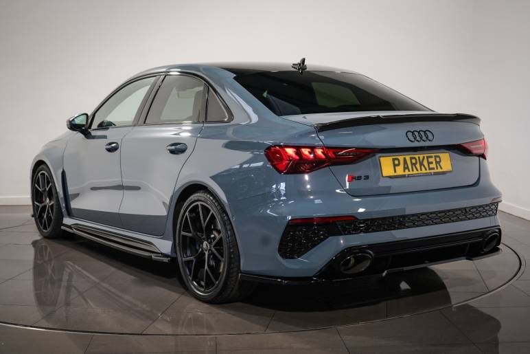 Rs 3 Saloon Carbon Black