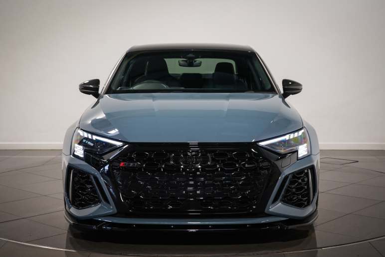 Rs 3 Saloon Carbon Black