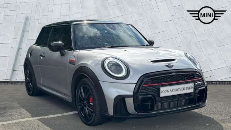 MINI HATCHBACK