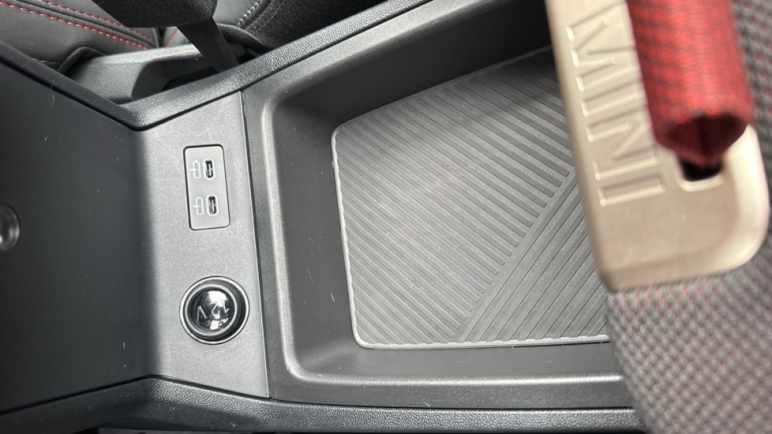 Electric Hatchback SE Sport