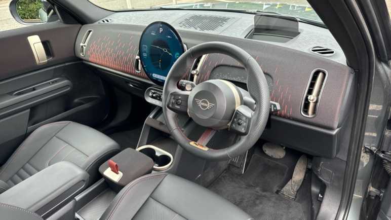 Electric Hatchback SE Sport