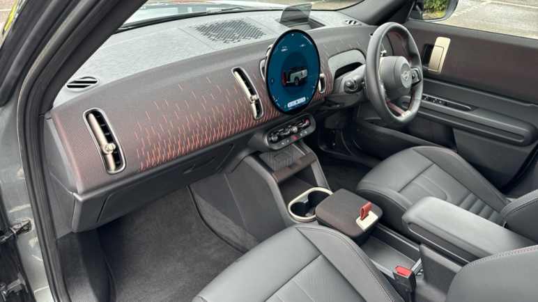 Electric Hatchback SE Sport
