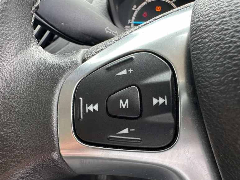 1.0 Zetec 5dr
