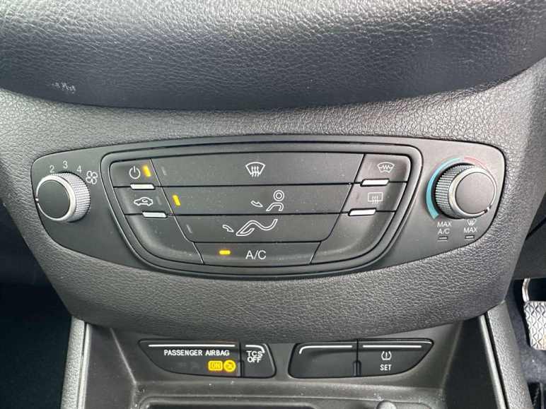 1.0 Zetec 5dr