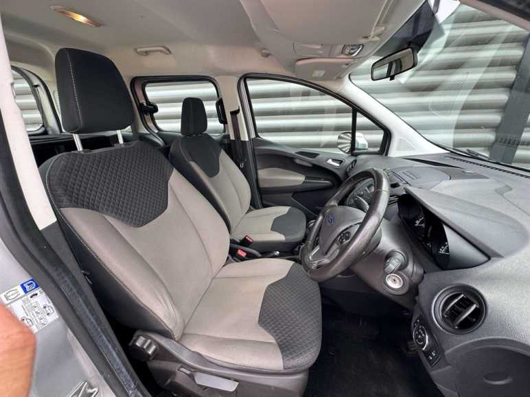 1.0 Zetec 5dr