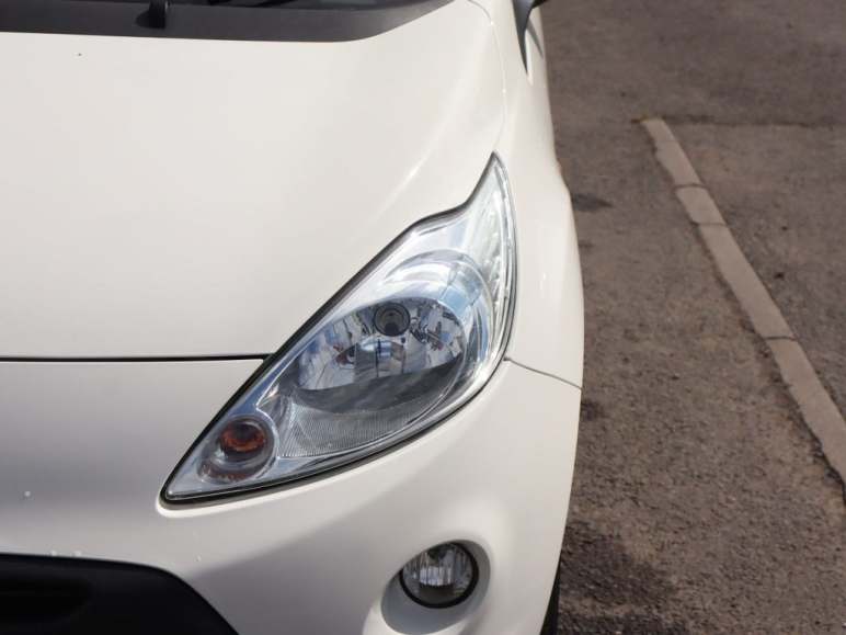 1.2 Zetec White Edition Hatchback 3dr Petrol Manua