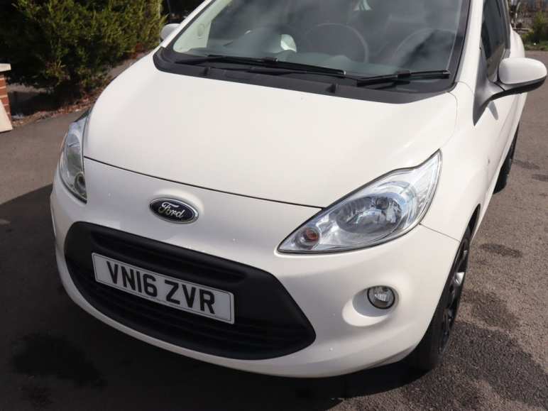 1.2 Zetec White Edition Hatchback 3dr Petrol Manua