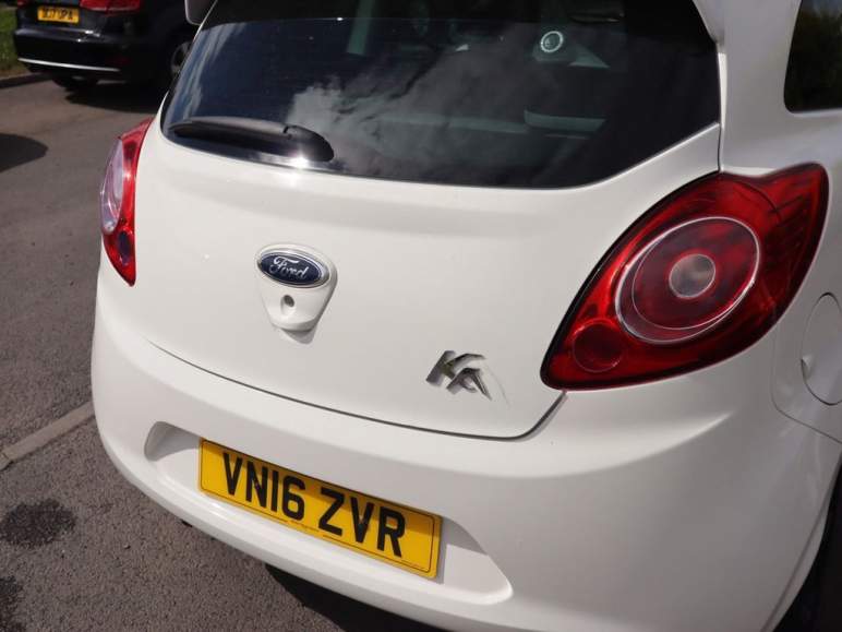 1.2 Zetec White Edition Hatchback 3dr Petrol Manua