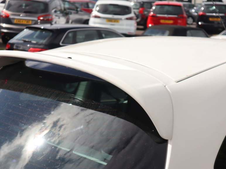 1.2 Zetec White Edition Hatchback 3dr Petrol Manua