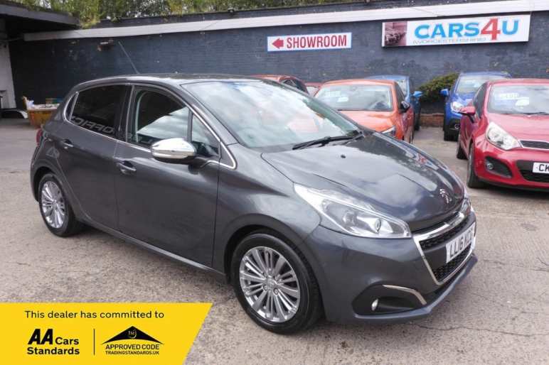 PEUGEOT 208