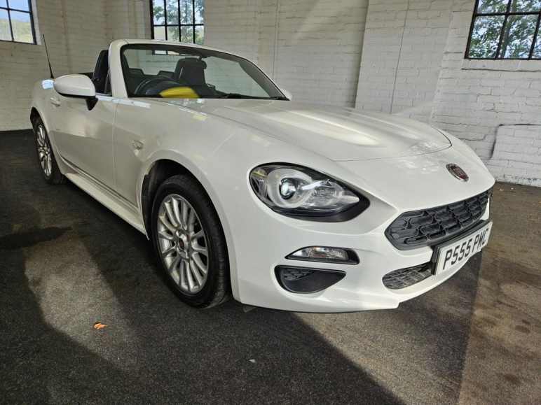FIAT 124 SPIDER