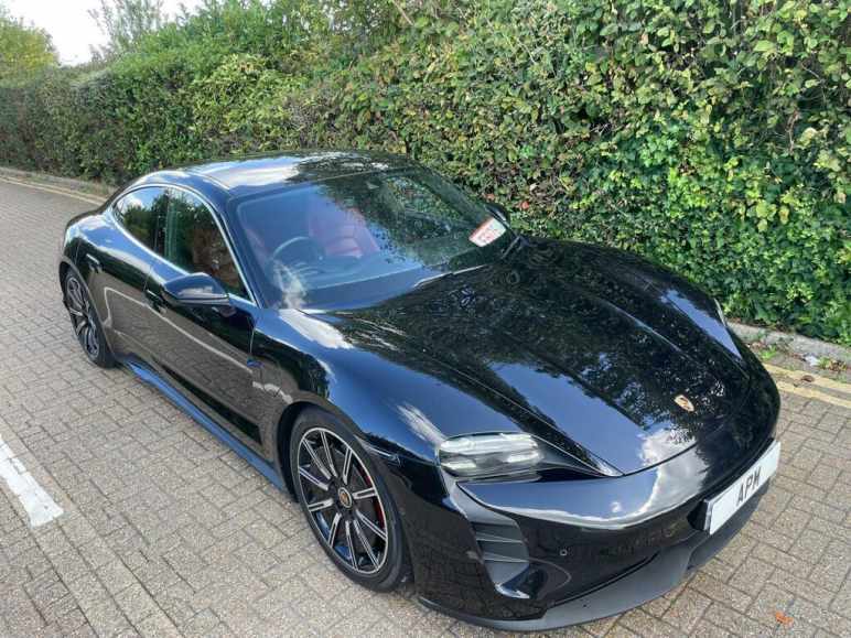 PORSCHE TAYCAN
