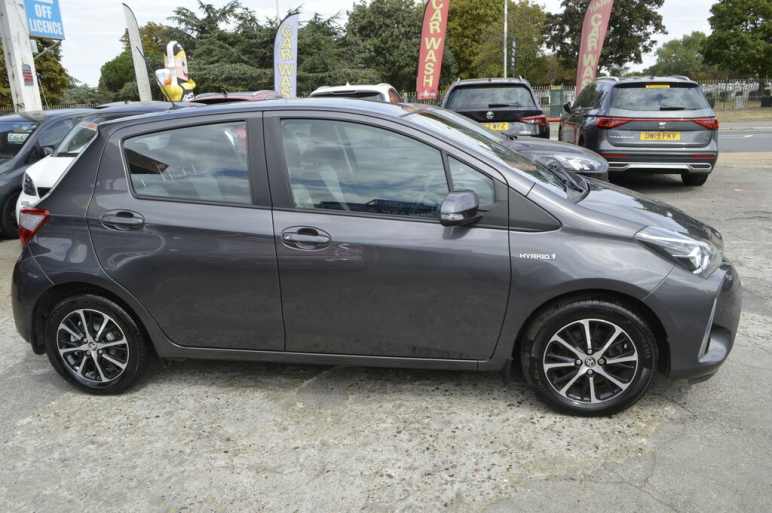TOYOTA YARIS