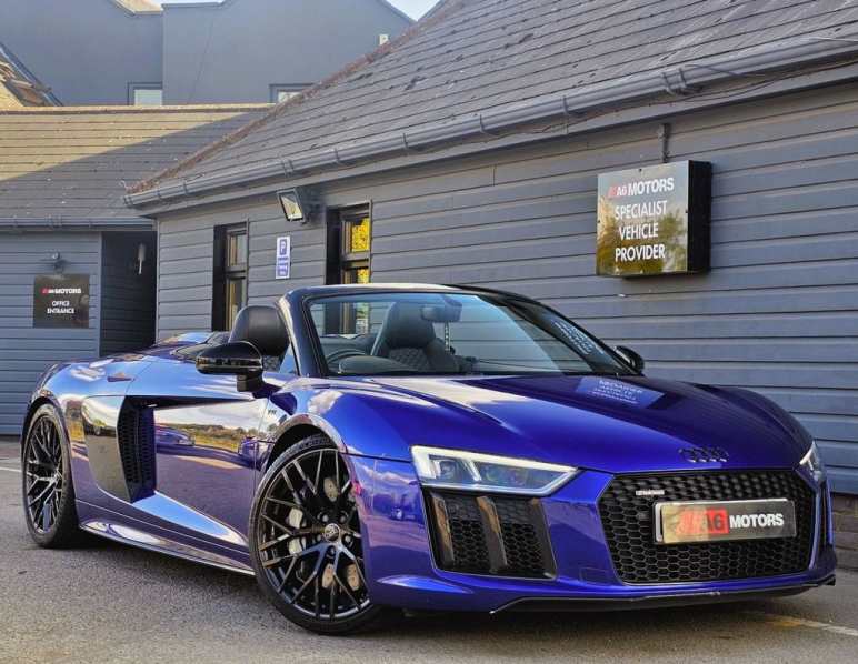 AUDI R8