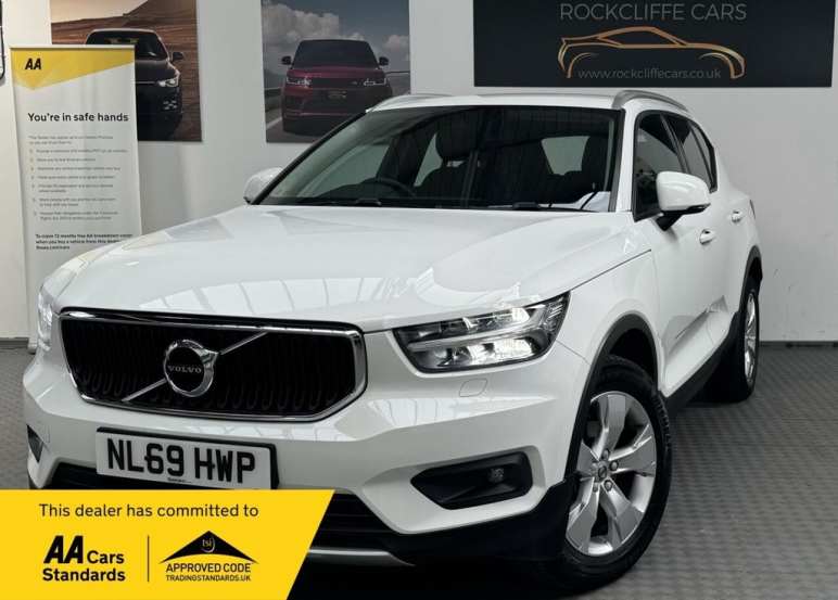 VOLVO XC40