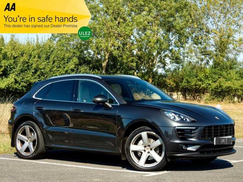 PORSCHE MACAN
