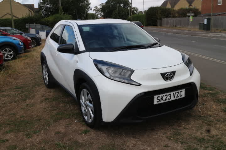 TOYOTA AYGO X