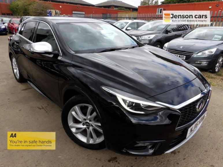 INFINITI Q30