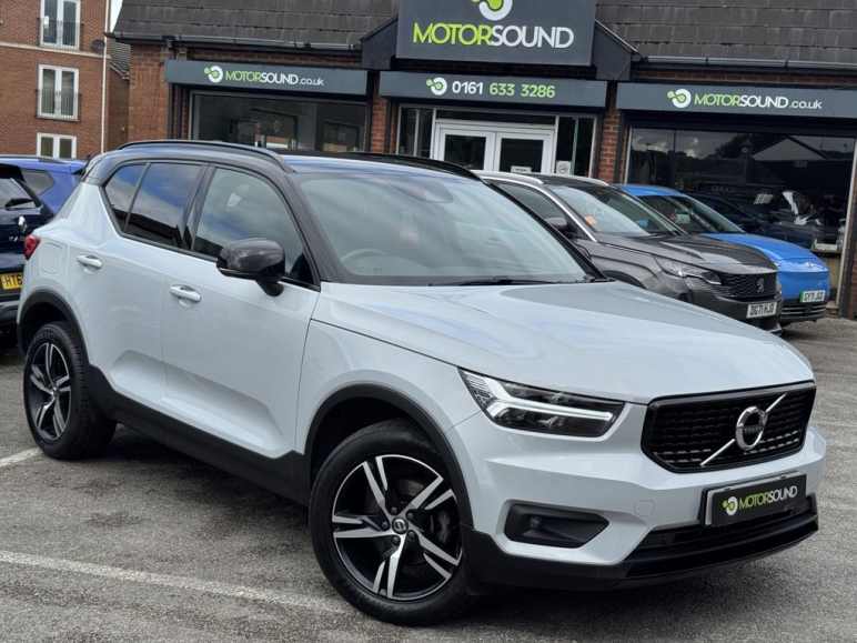 VOLVO XC40