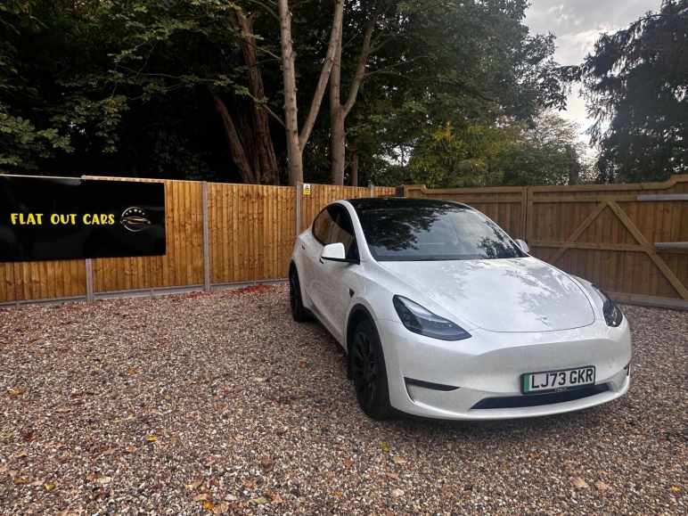 TESLA MODEL Y