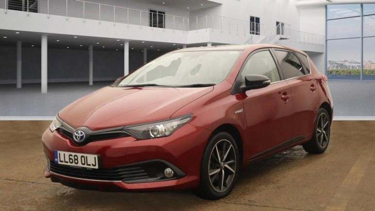 TOYOTA AURIS