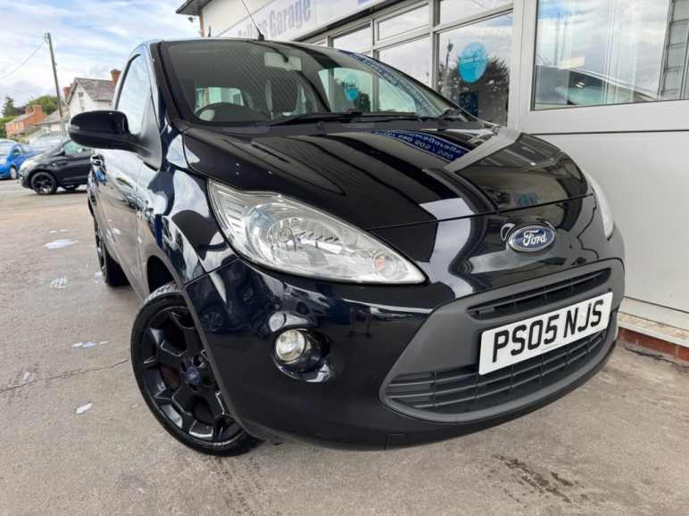 1.2 Zetec Black Edition Hatchback 3dr Petrol Manua