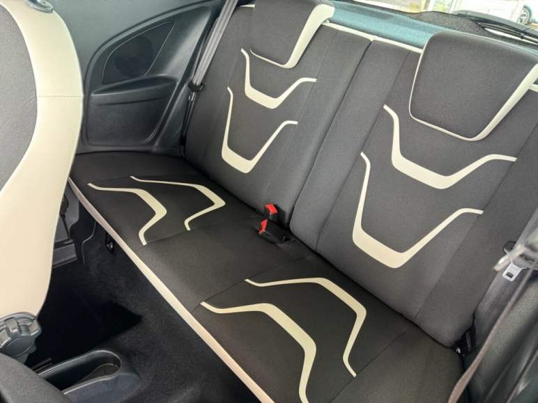 1.2 Zetec Black Edition Hatchback 3dr Petrol Manua