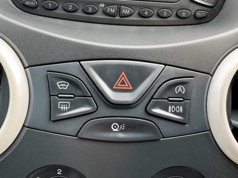 1.2 Zetec Black Edition Hatchback 3dr Petrol Manua