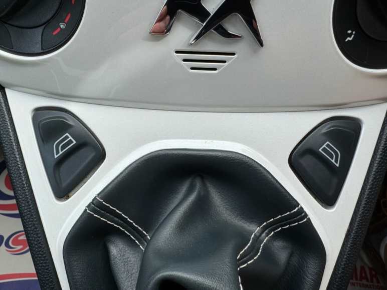 1.2 Zetec Black Edition Hatchback 3dr Petrol Manua