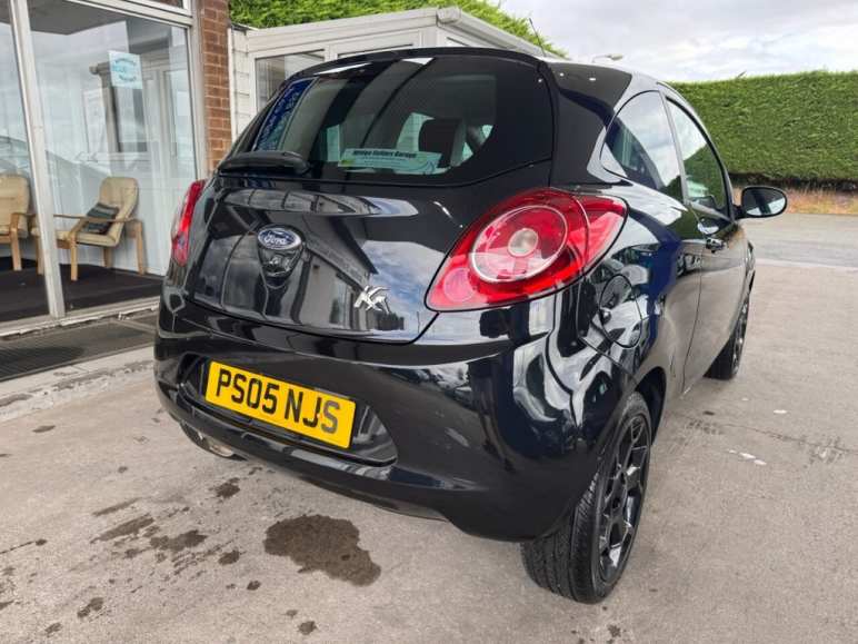 1.2 Zetec Black Edition Hatchback 3dr Petrol Manua