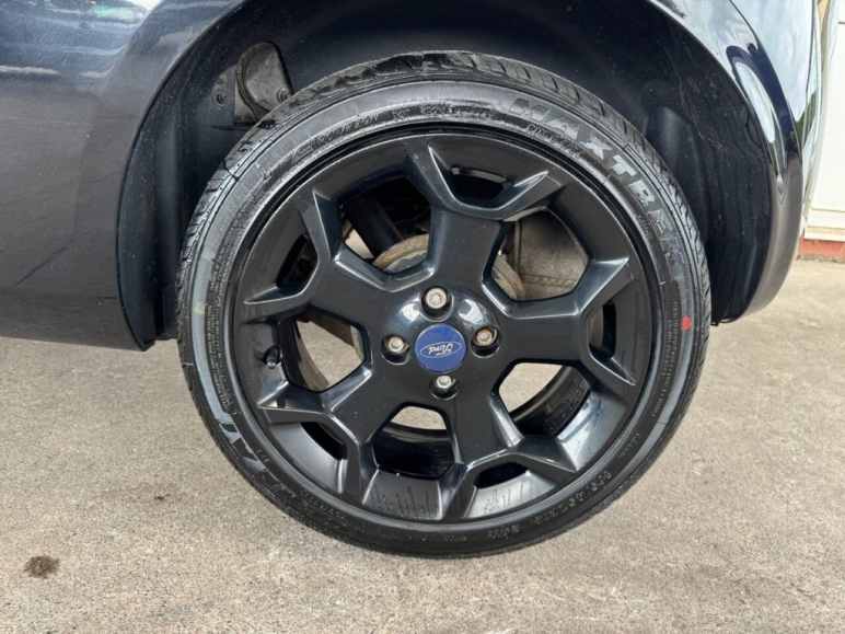 1.2 Zetec Black Edition Hatchback 3dr Petrol Manua