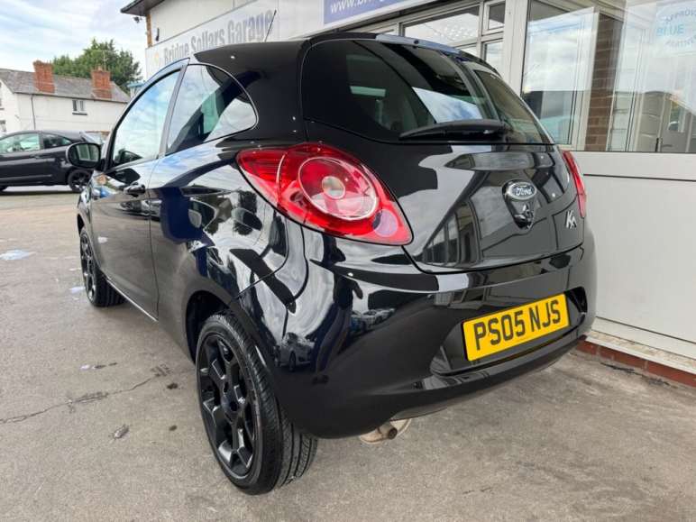 1.2 Zetec Black Edition Hatchback 3dr Petrol Manua
