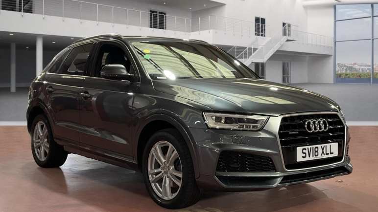 AUDI Q3
