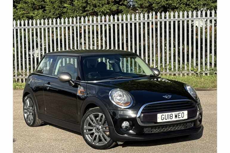 MINI HATCHBACK