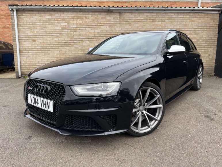 AUDI RS4
