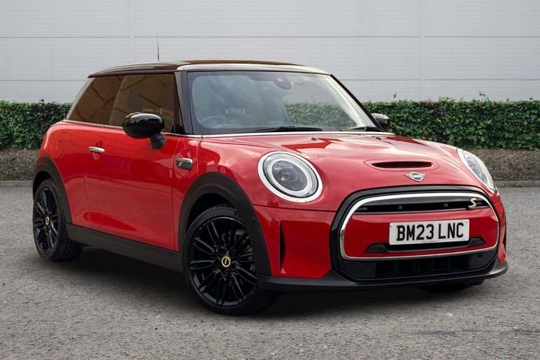 MINI HATCHBACK