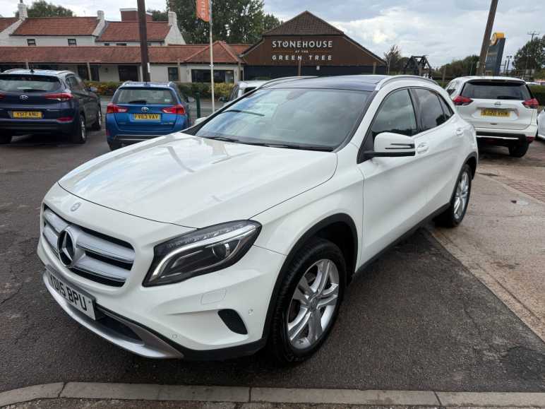 MERCEDES-BENZ GLA