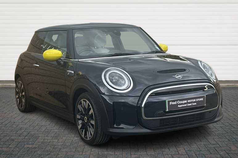 MINI HATCHBACK