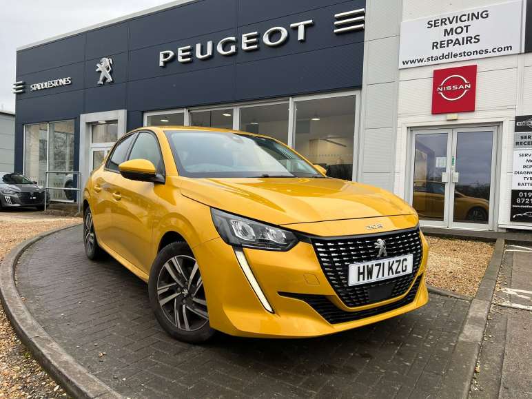 PEUGEOT 208