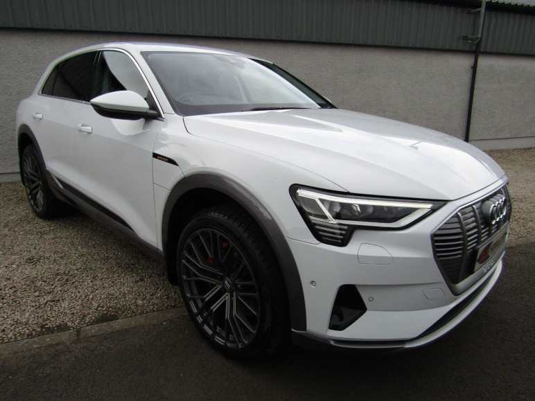 AUDI E-TRON
