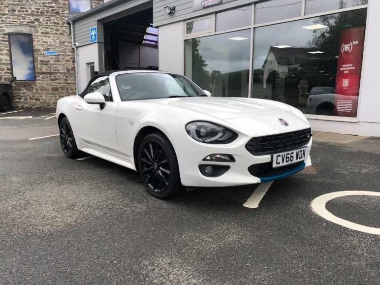 FIAT 124 SPIDER
