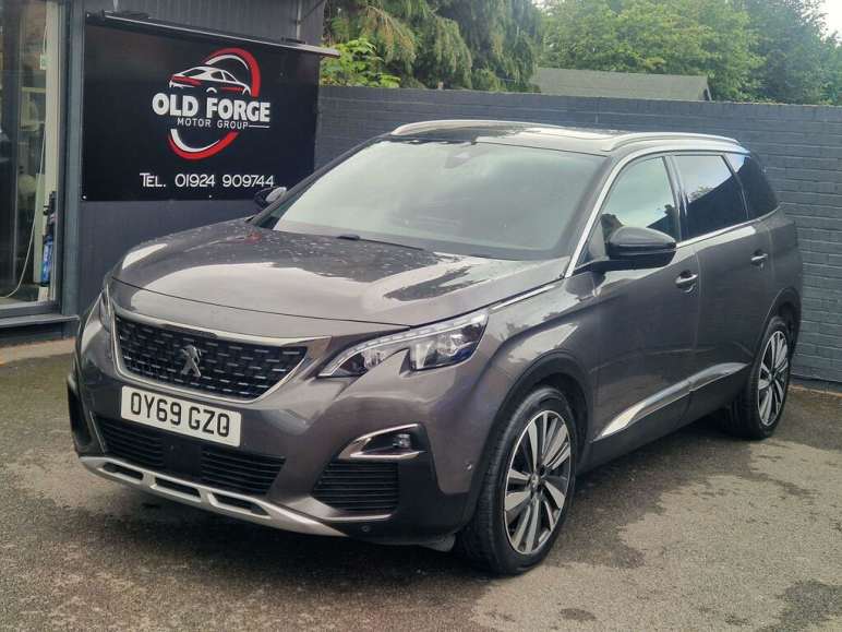 PEUGEOT 5008