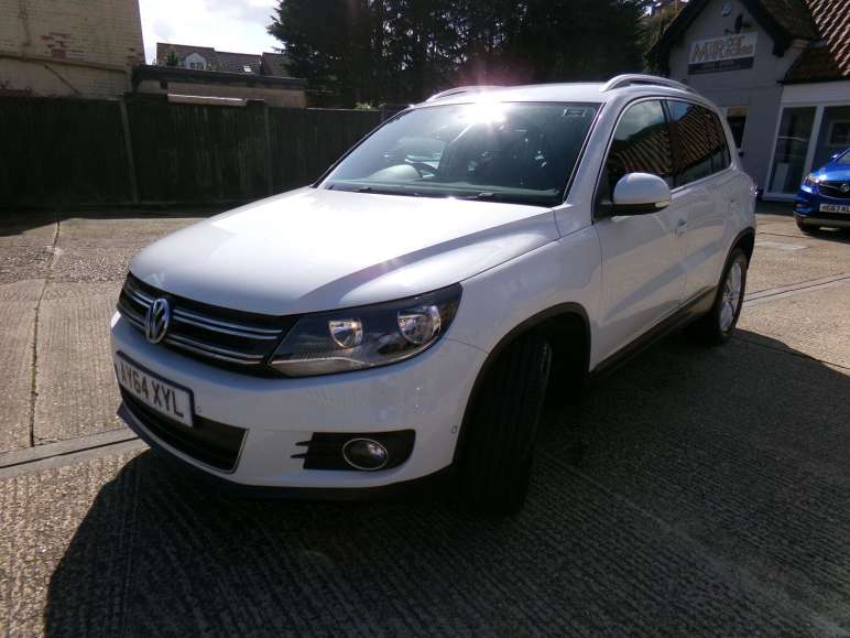 VOLKSWAGEN TIGUAN