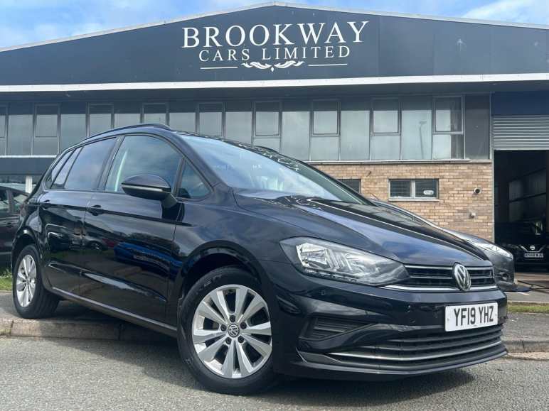 VOLKSWAGEN GOLF SV