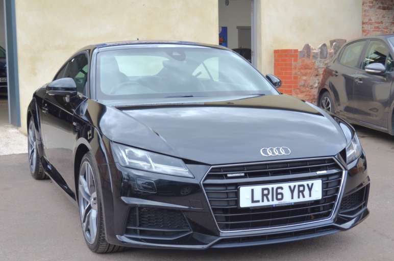 AUDI TT