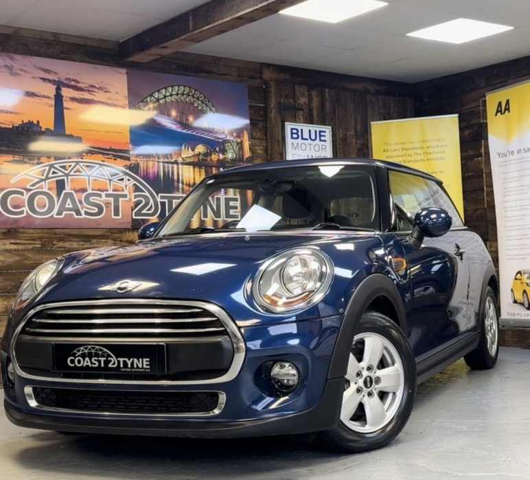 MINI HATCHBACK