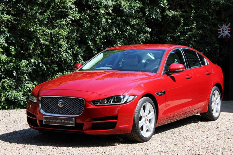 JAGUAR XE